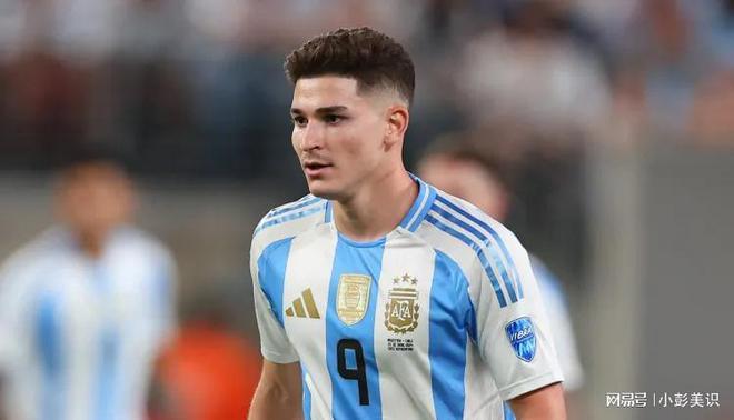 包含昂在主场告捷，迪拜城队双杀对手的词条